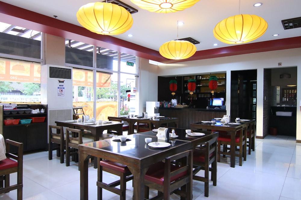 Oyo 110 Asiatel Hotel 3*